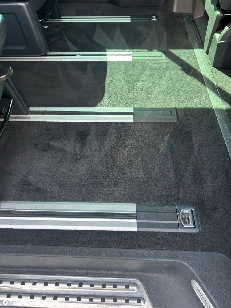 Volkswagen Multivan 2.0 BiTDI L1 Generation SIX 4Motion DSG - 10