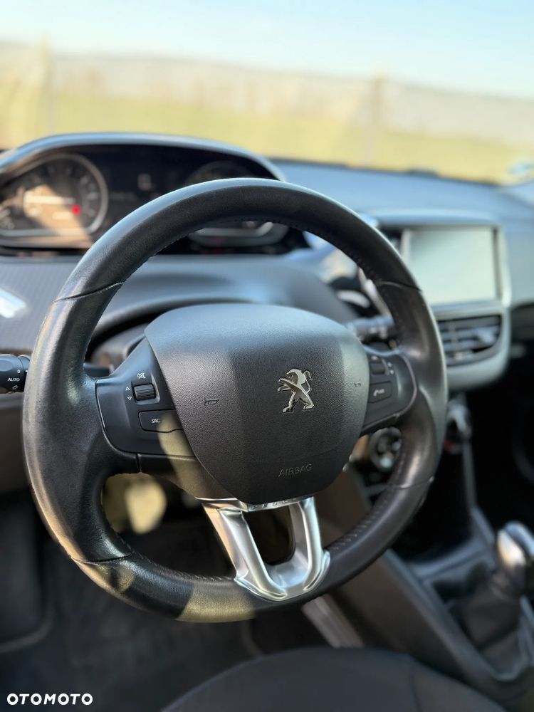 Peugeot 208 PureTech 82 Stop & Start Signature - 10