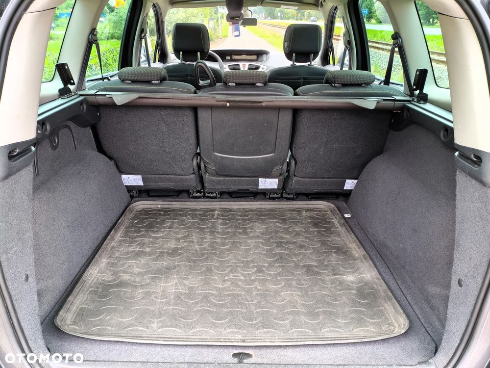 Renault Grand Scenic - 24