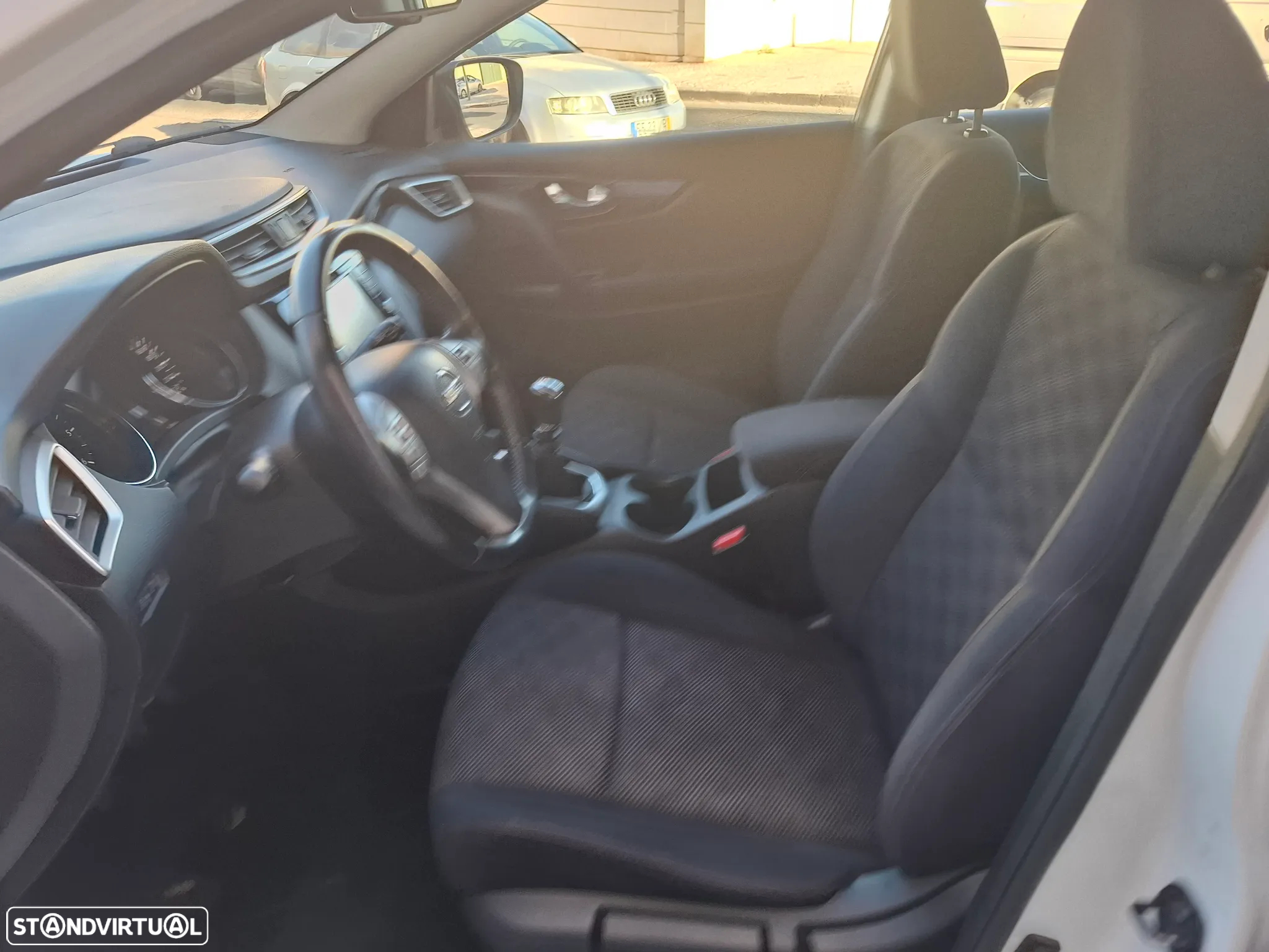 Nissan Qashqai 1.5 dCi N-Connecta - 23