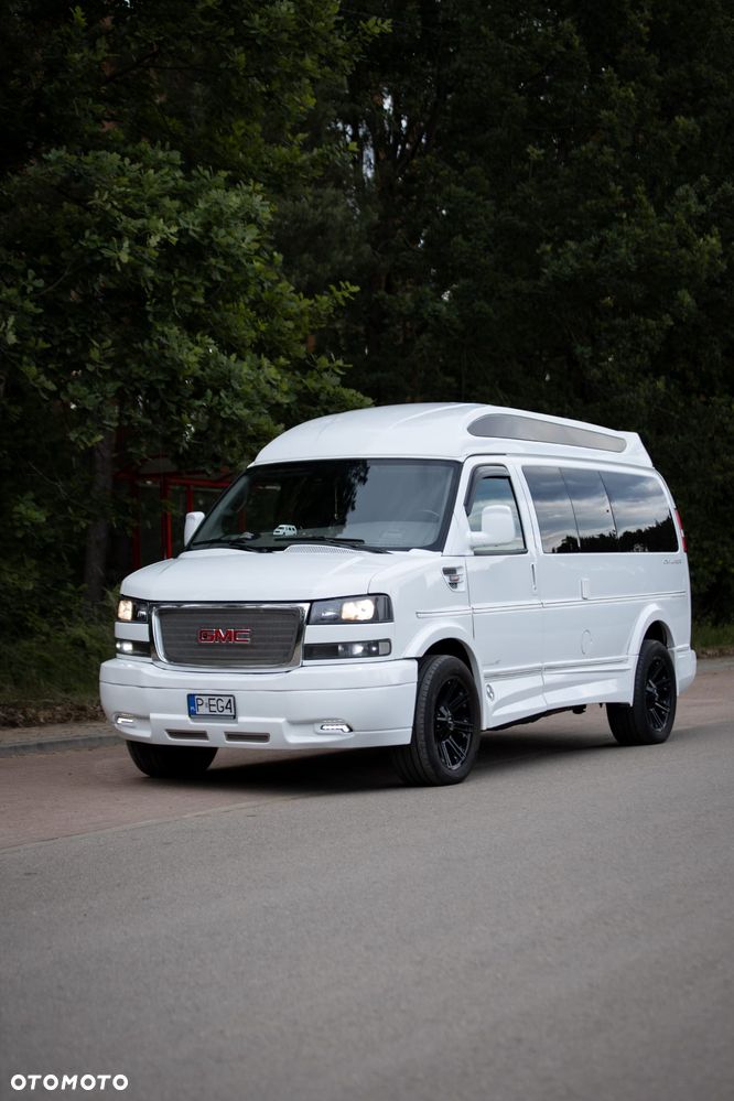 GMC Savana - 2