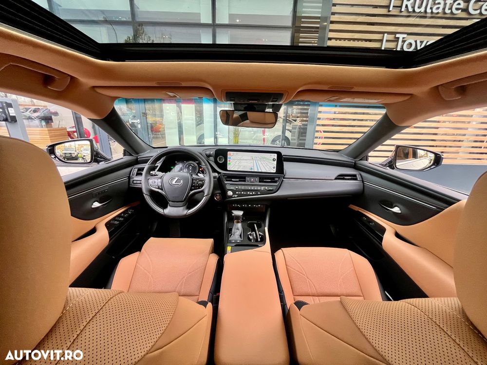 Lexus Seria ES 300h 2.5 TNGA HV 25H- 4X2 CVT Executive - 12