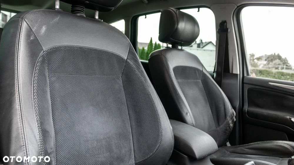 Ford S-Max 2.5 Titanium - 26