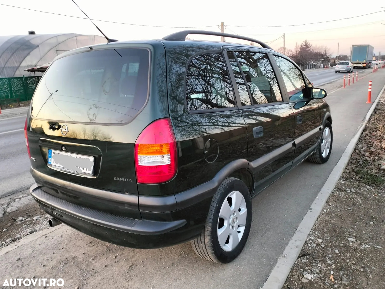 Opel Zafira 1.6 - 4