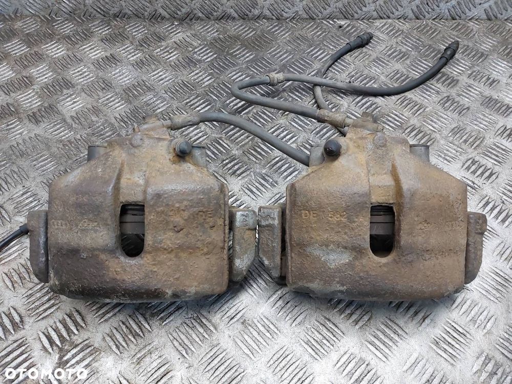 TARCZE HAMULCOWE PRZÓD + KLOCKI + ZACISKI VOLKSWAGEN PASSAT B6 2.0 TDI - 6