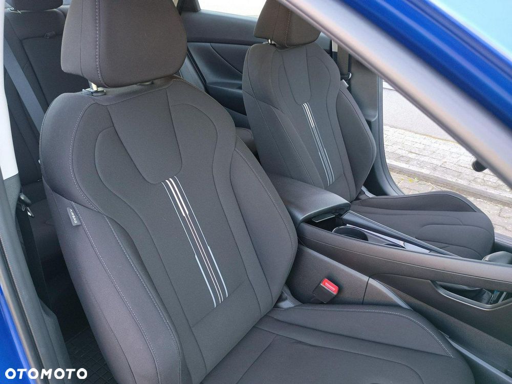 Hyundai Elantra 1.6 Smart CVT - 19