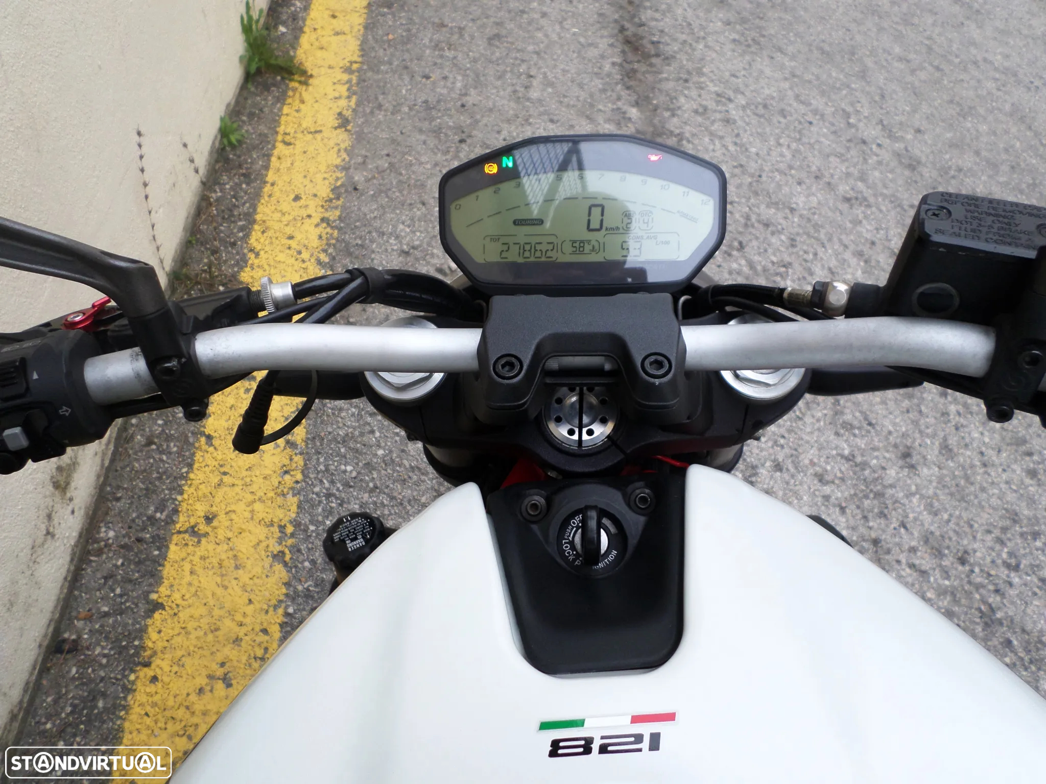Ducati Monster 821 - 4