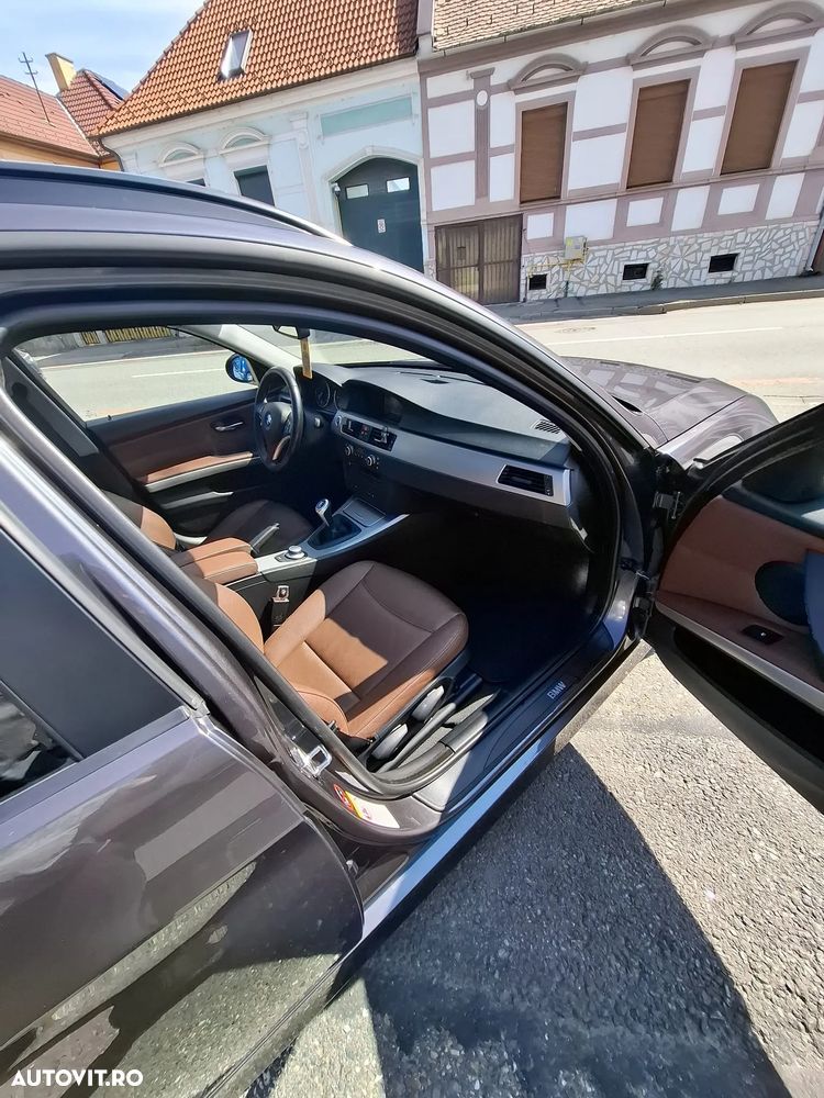 BMW Seria 3 318d DPF Touring - 20