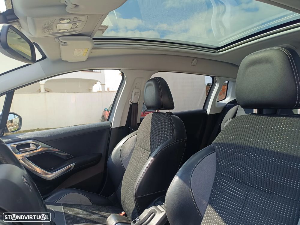 Peugeot 2008 1.6 e-HDi Allure - 12