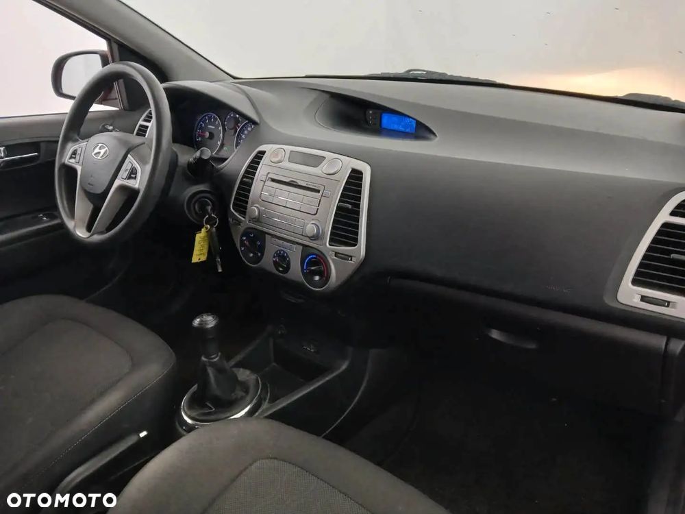 Hyundai i20 - 13