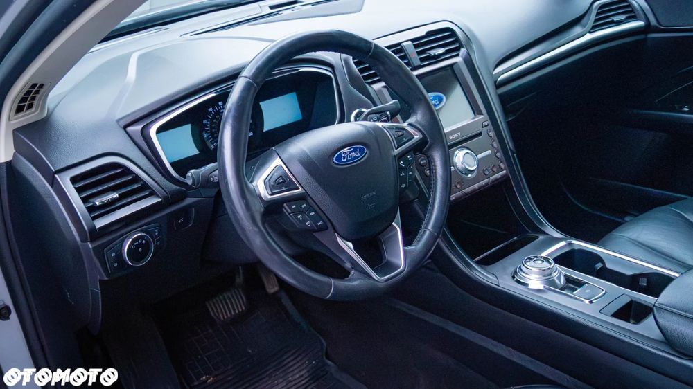 Ford Fusion - 2