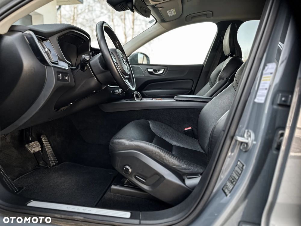 Volvo XC 60 B4 D AWD Core - 18