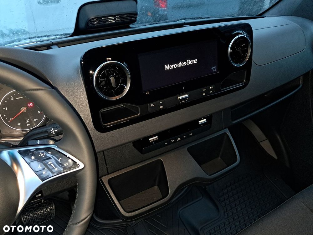 Mercedes-Benz Sprinter - 7