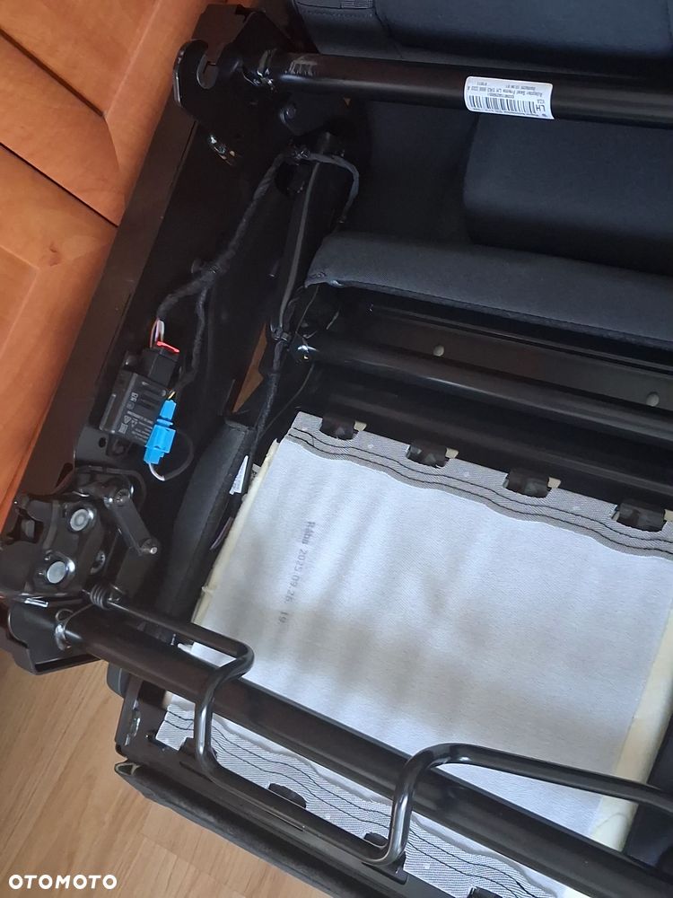 Volkswagen Caddy Maxi 5 generacji -Fotele 3 rzędu NOWE - 7