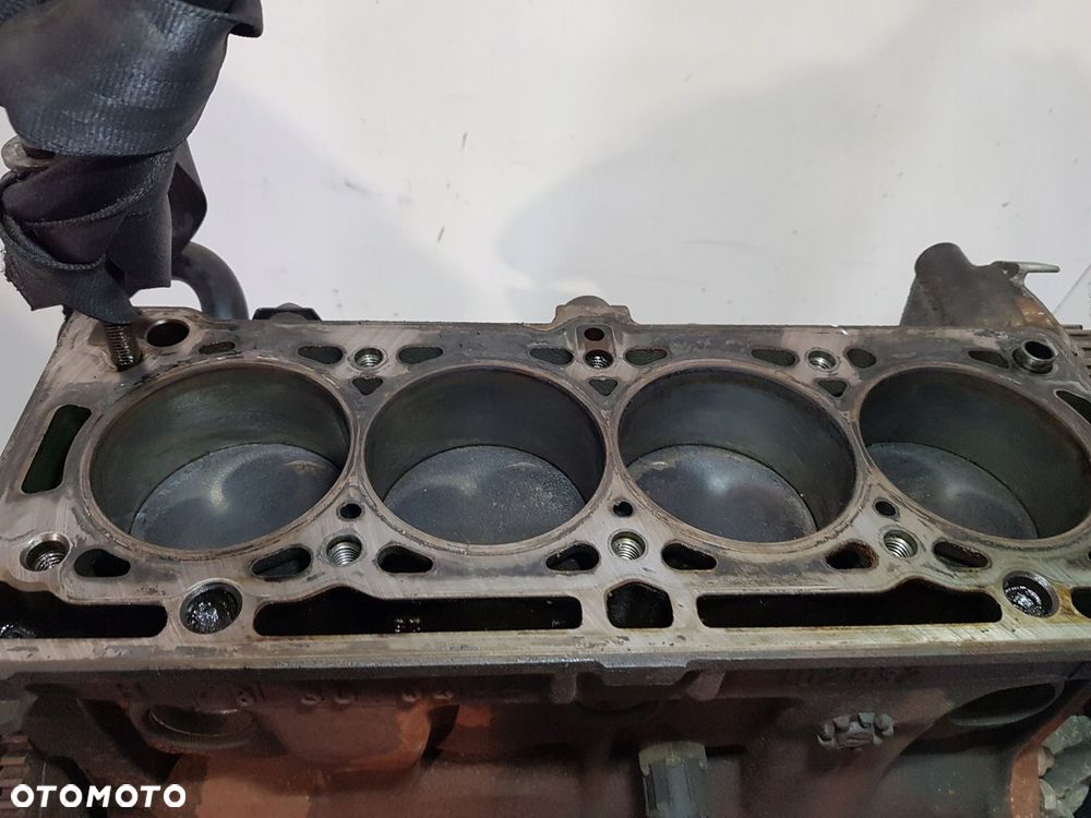 DOŁ SILNIKA KOMPLET DACIA LOGAN 1.4 8V K7JA710 - 7