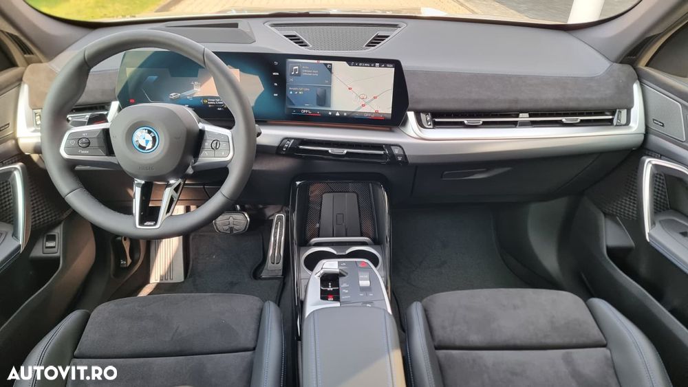 BMW iX1 xDrive30 - 8