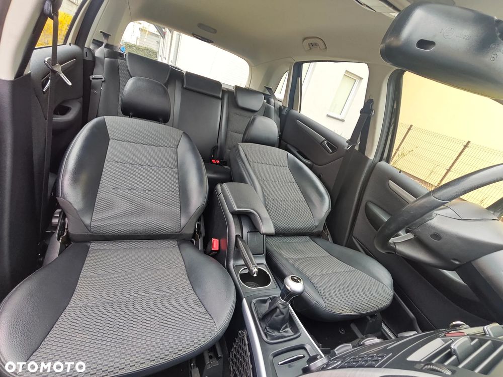 Mercedes-Benz Klasa B 200 CDI - 30