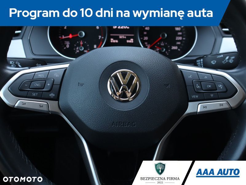 Volkswagen Passat - 20