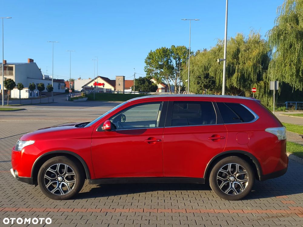 Mitsubishi Outlander 2.2 DID Instyle Navi 4WD - 2