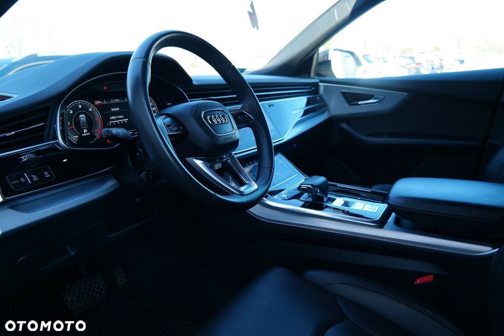 Audi Q8 - 10