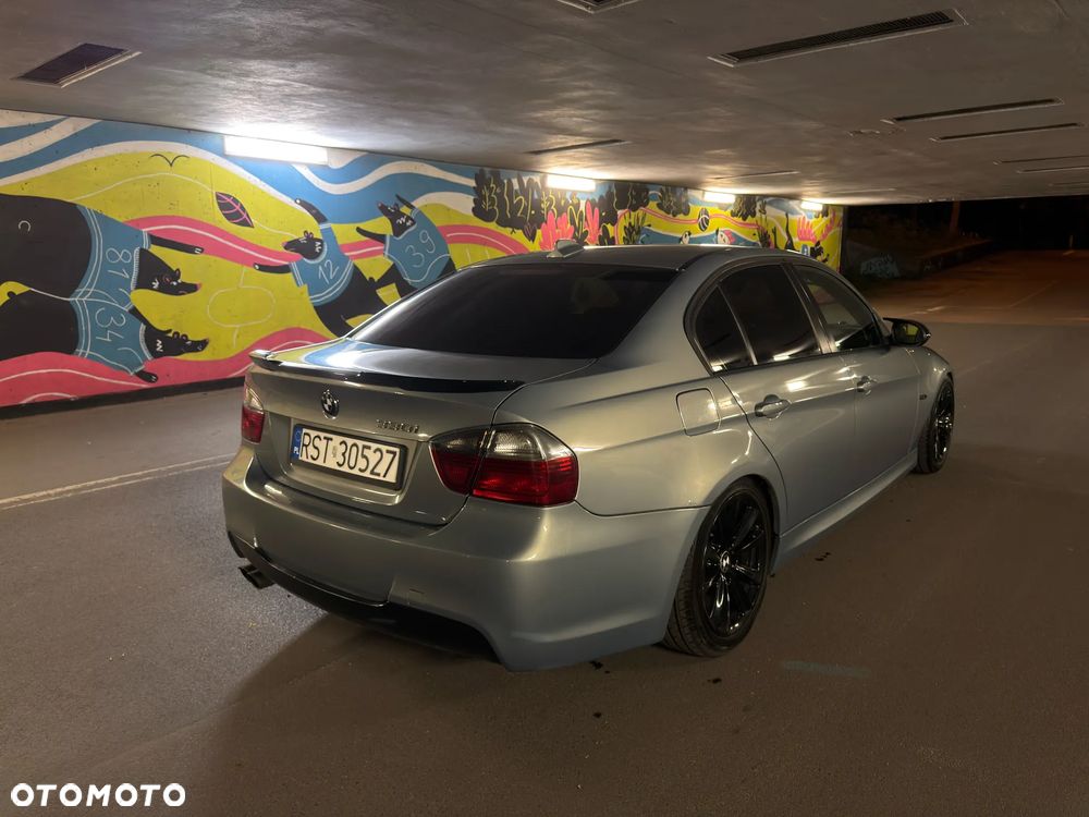 BMW Seria 3 330i - 13