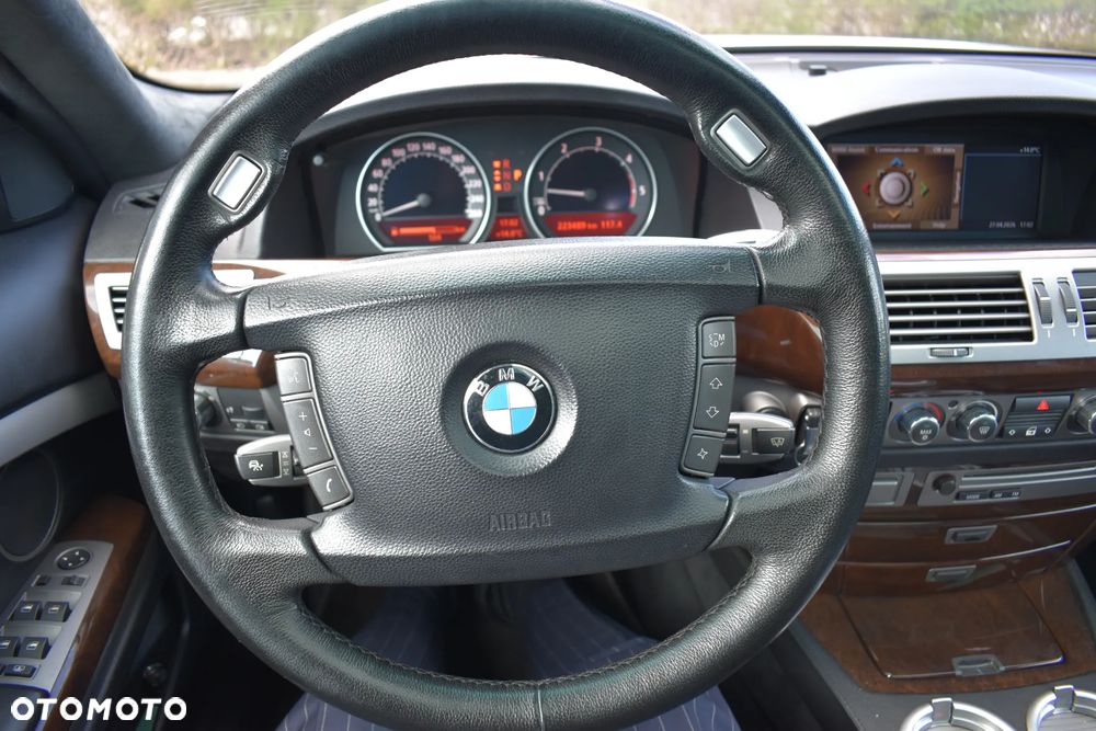 BMW Seria 7 - 39