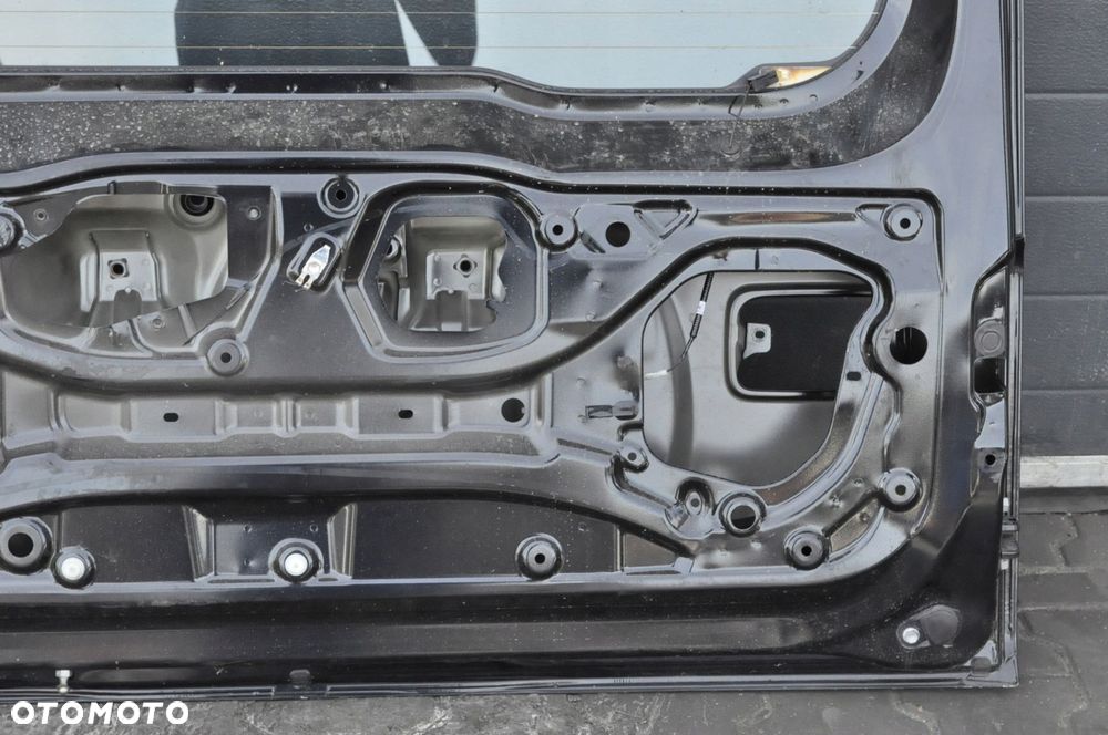 SUZUKI JIMNY IV KLAPA BAGAŻNIKA TYŁ SZYBA ZAWIASY 23R - 7