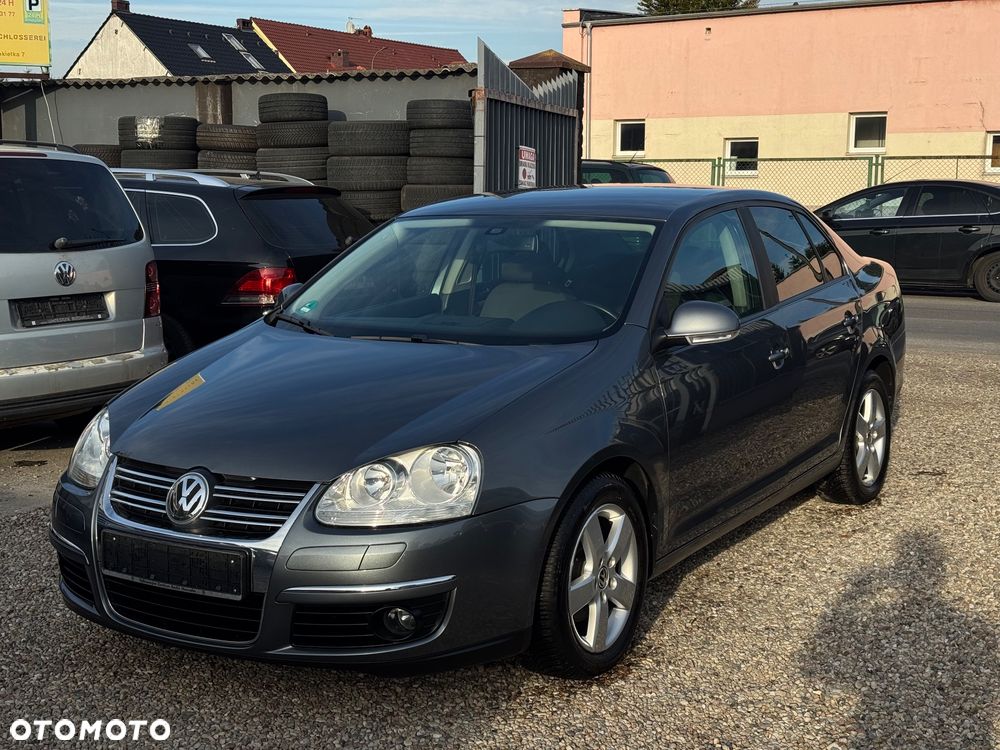Volkswagen Jetta - 12