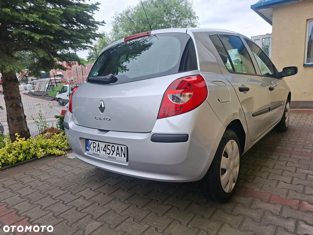 Renault Clio - 9