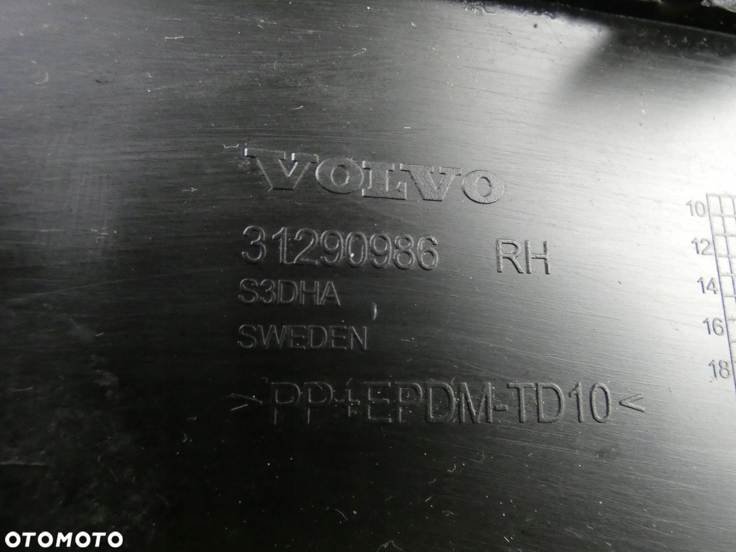 VOLVO V60 I S60 II LISTWA ZDERZAKA PRAWY PRZÓD PRAWA R-DESIGN - 3