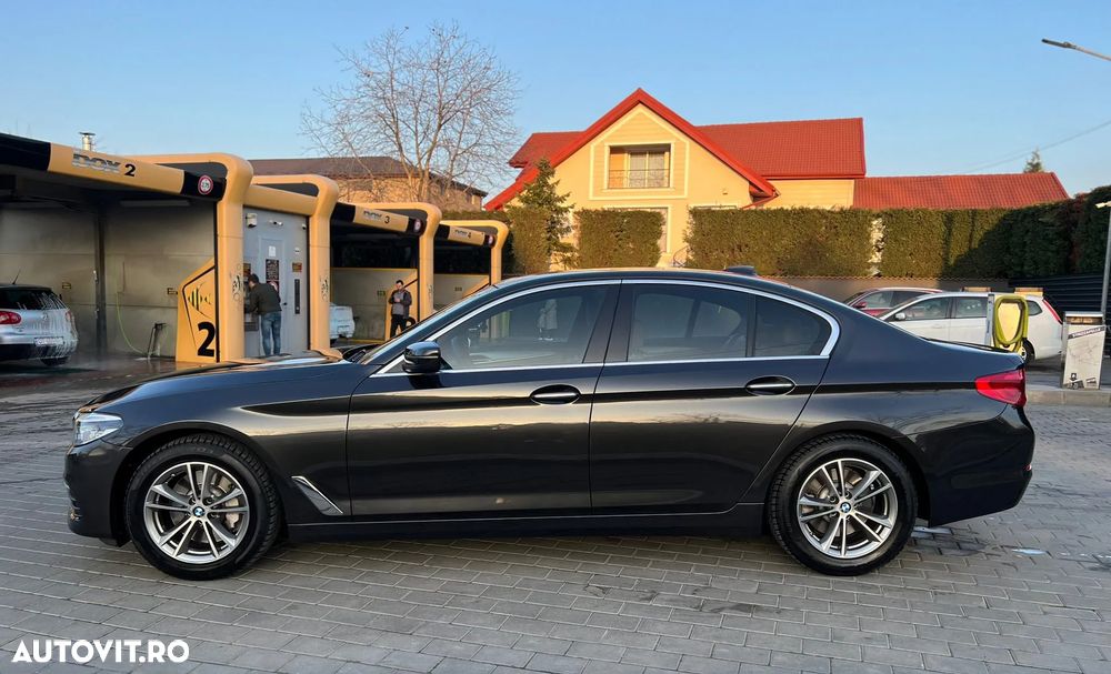 BMW Seria 5 530i Aut. Luxury Line - 17