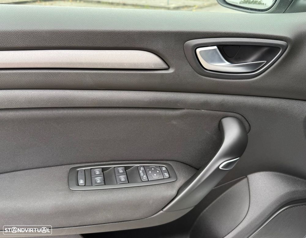 Renault Mégane Sport Tourer 1.5 Blue dCi Limited EDC - 11