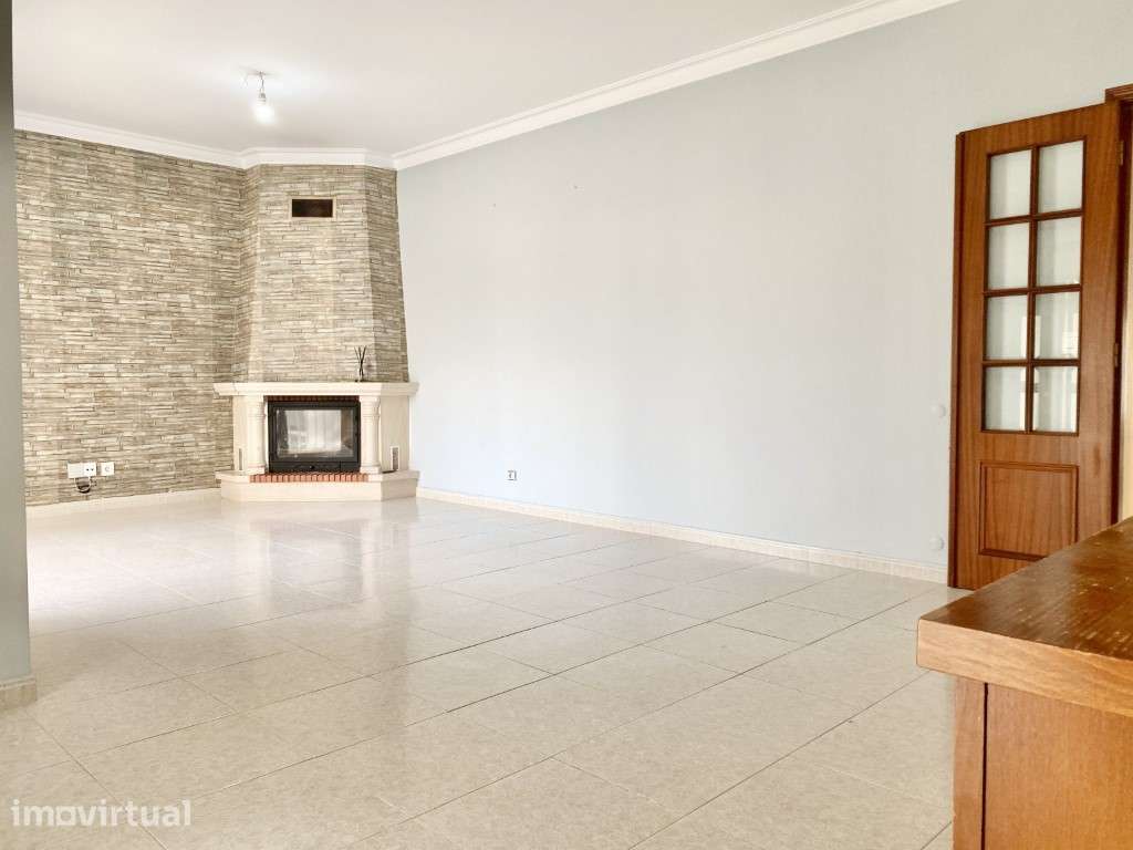 Apartamento T3 para arrendamento anual em Sítio da Nazaré - Grande imagem: 2/17