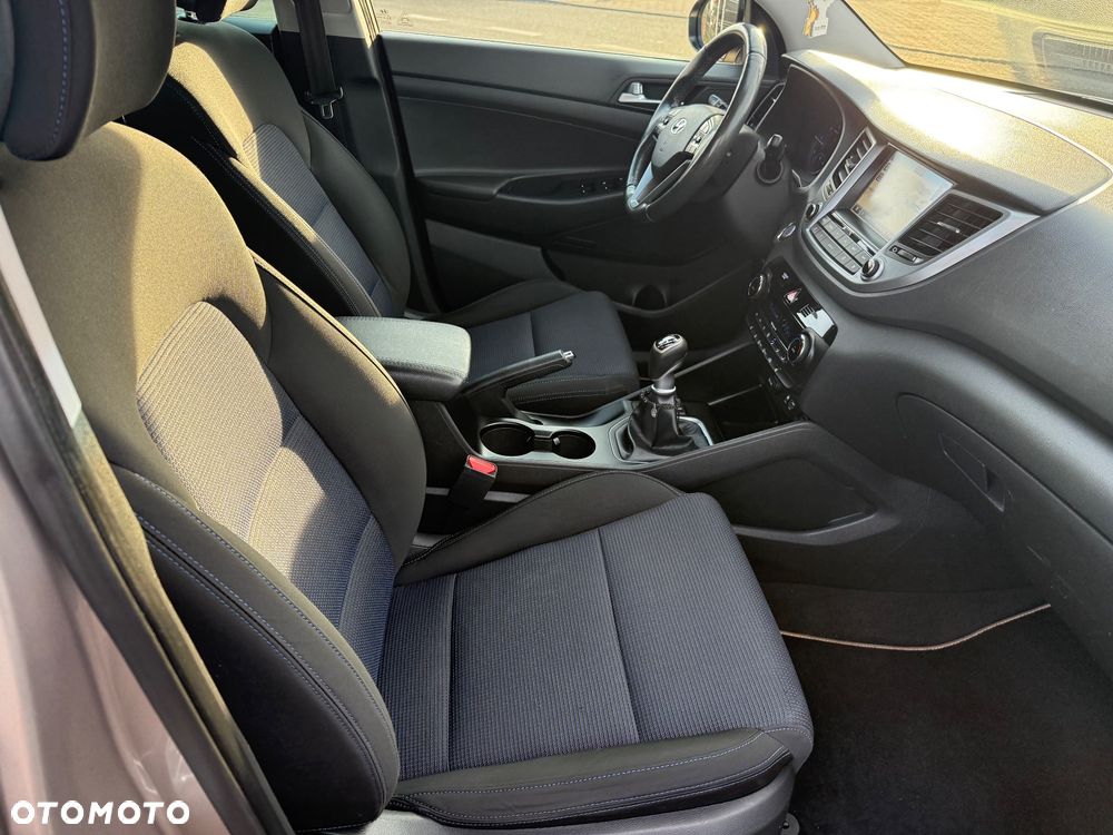 Hyundai Tucson 1.7 CRDI BlueDrive TourdePologne 2WD - 10