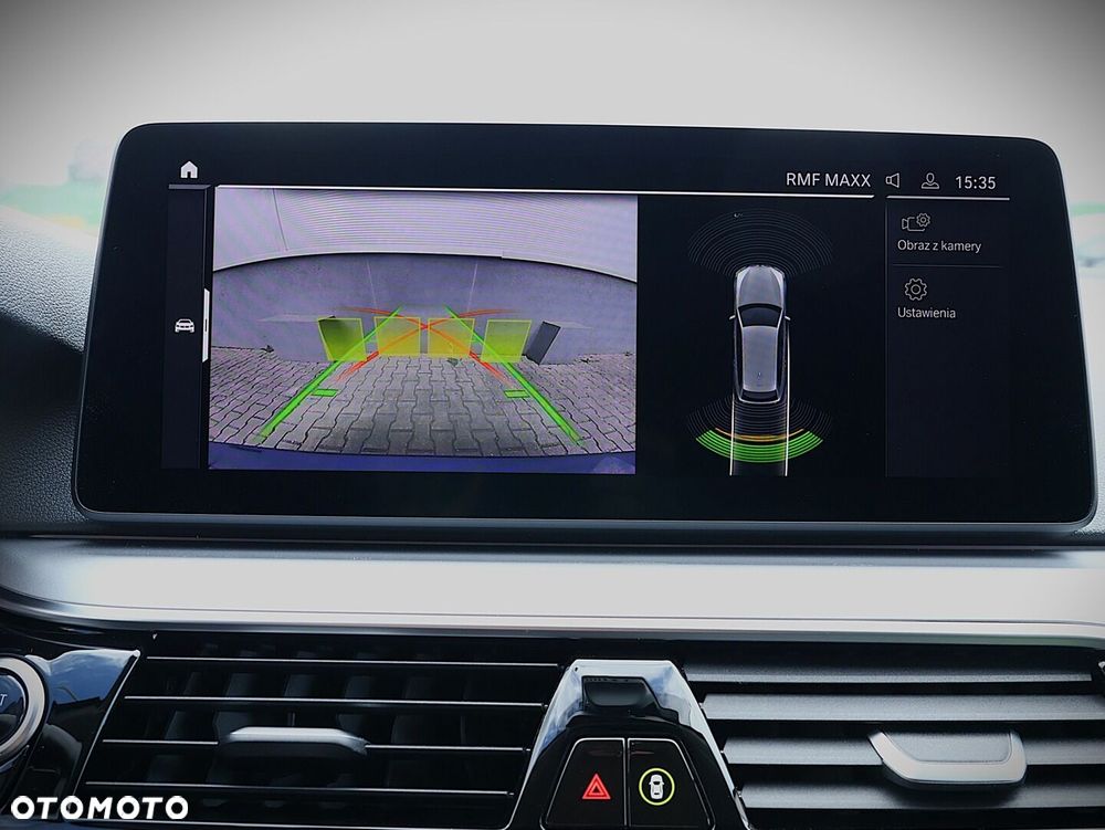 BMW Seria 5 520d xDrive mHEV - 32