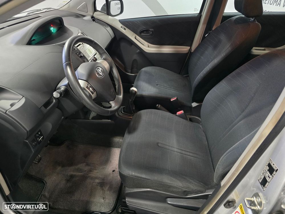 Toyota Yaris 1.0 VVT-i AC - 12