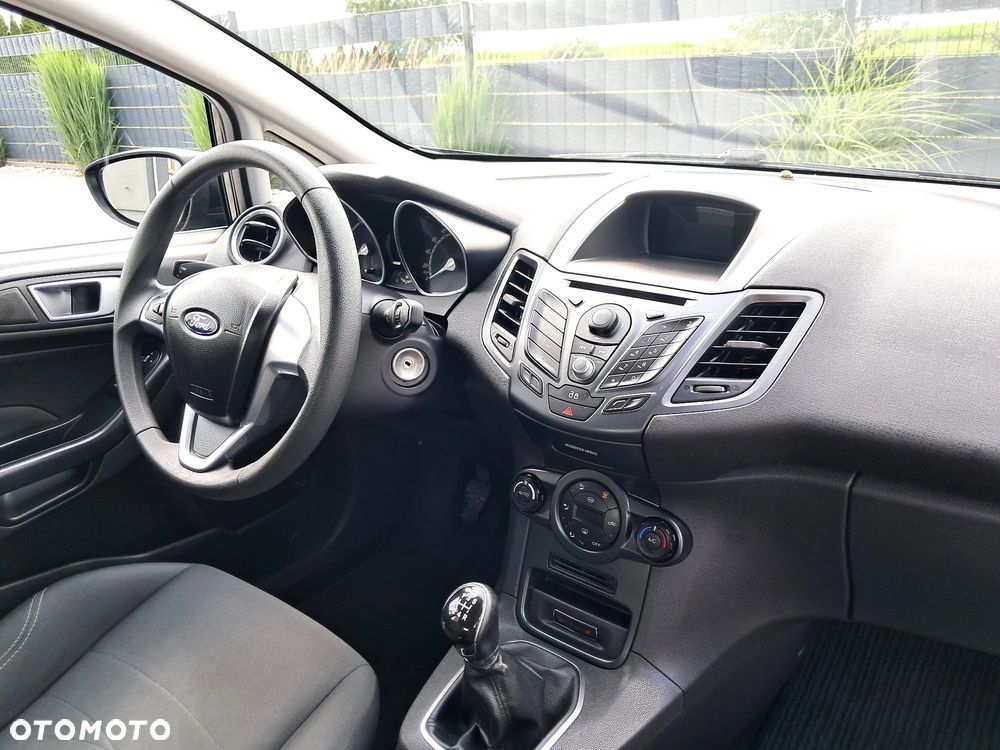 Ford Fiesta 1.0 Celebration - 12