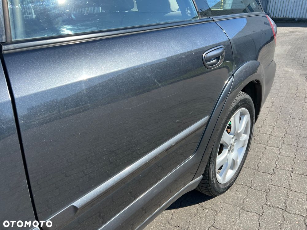 Subaru Outback 2.0D RC 000 - 27