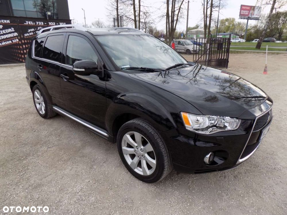 Mitsubishi Outlander - 2