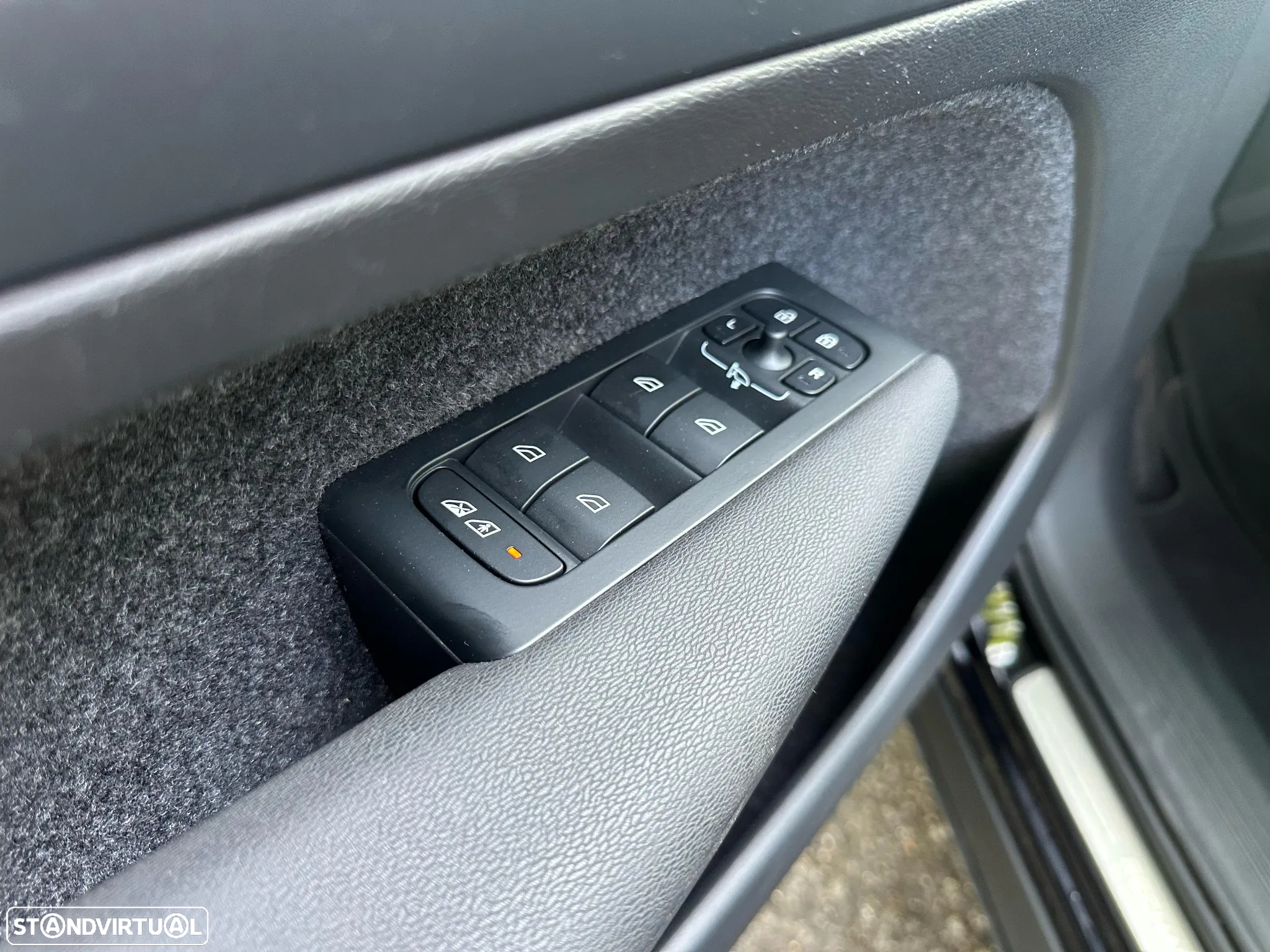 Volvo XC 40 Recharge 69 kWh Single Motor Plus - 18
