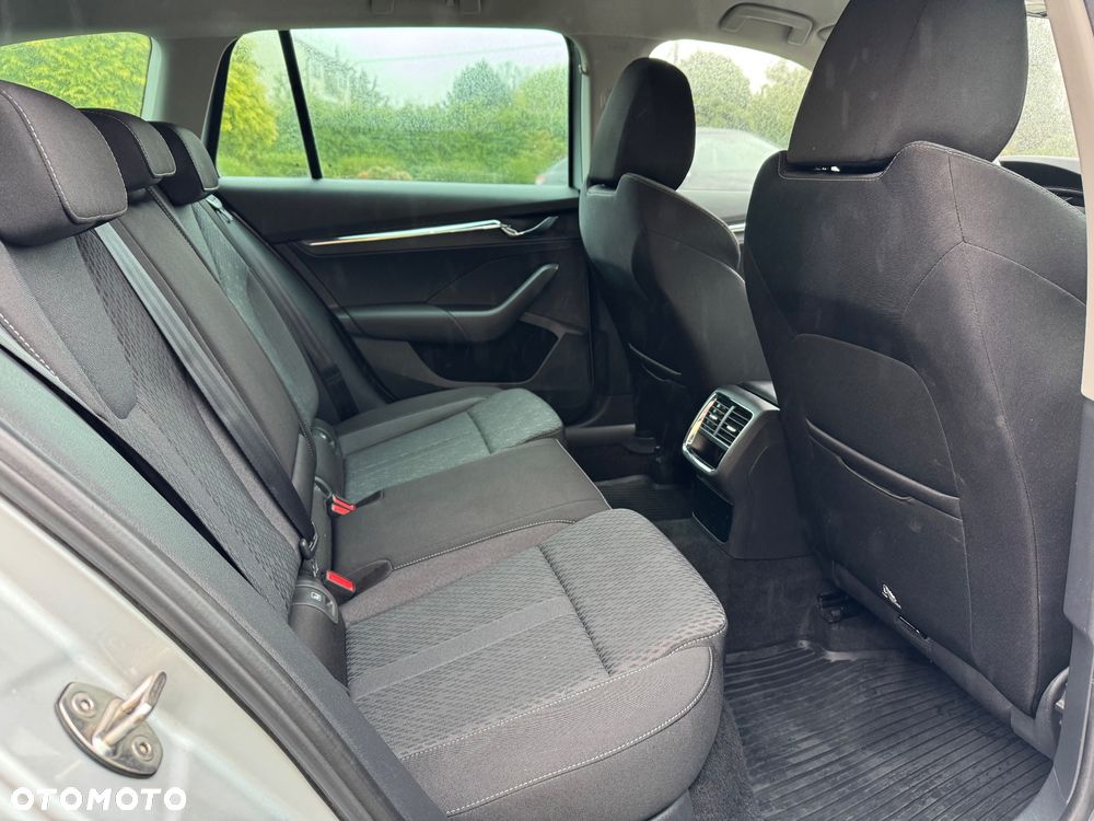 Skoda Octavia 2.0 TDI Style DSG - 17