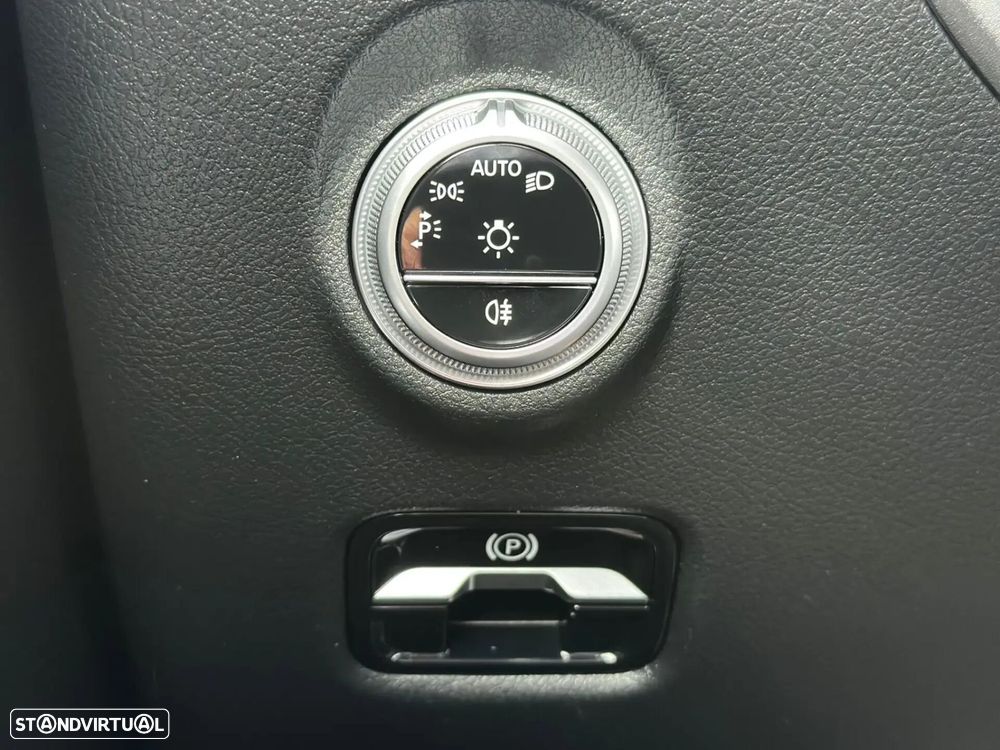 Mercedes-Benz C 220 — fotografia 19