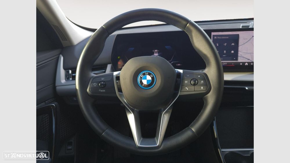 BMW iX1 eDrive20 - 12