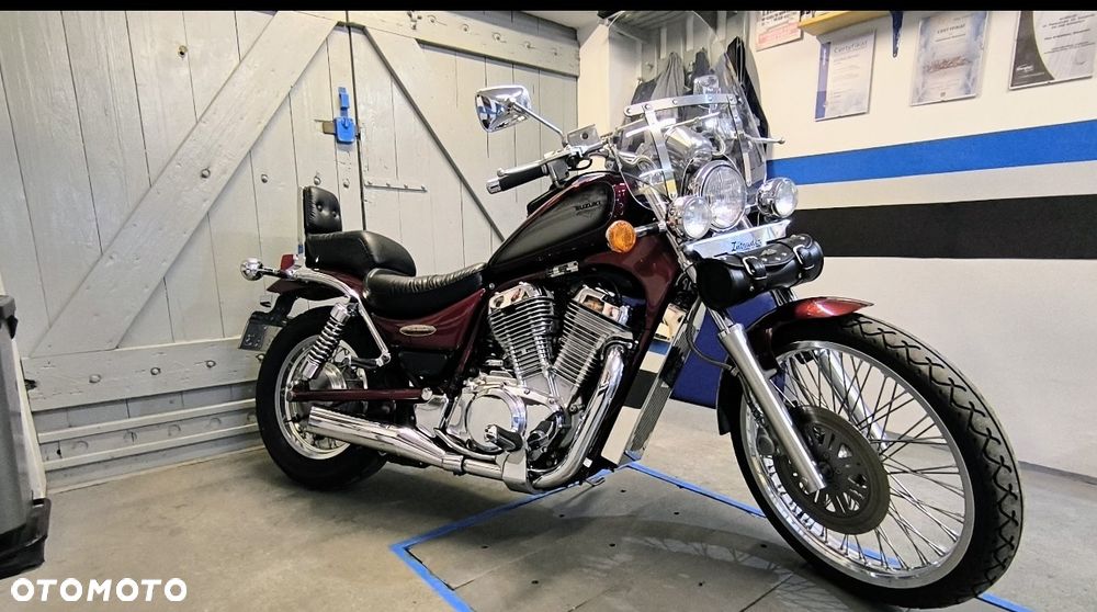 Suzuki Intruder - 1