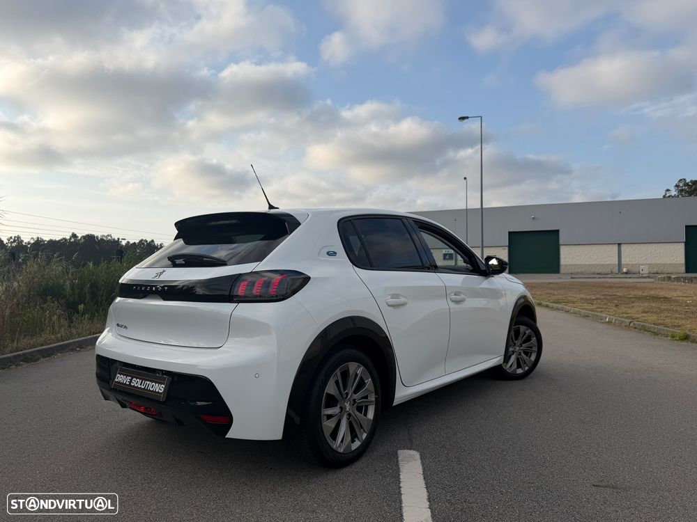 Peugeot e-208 Allure Pack - 7