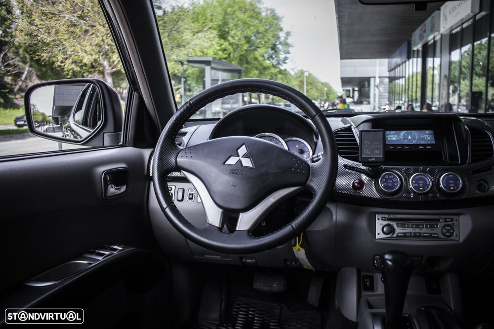 Mitsubishi L200 Pick Up 4x4 Auto Intense Cabine Dupla - 33