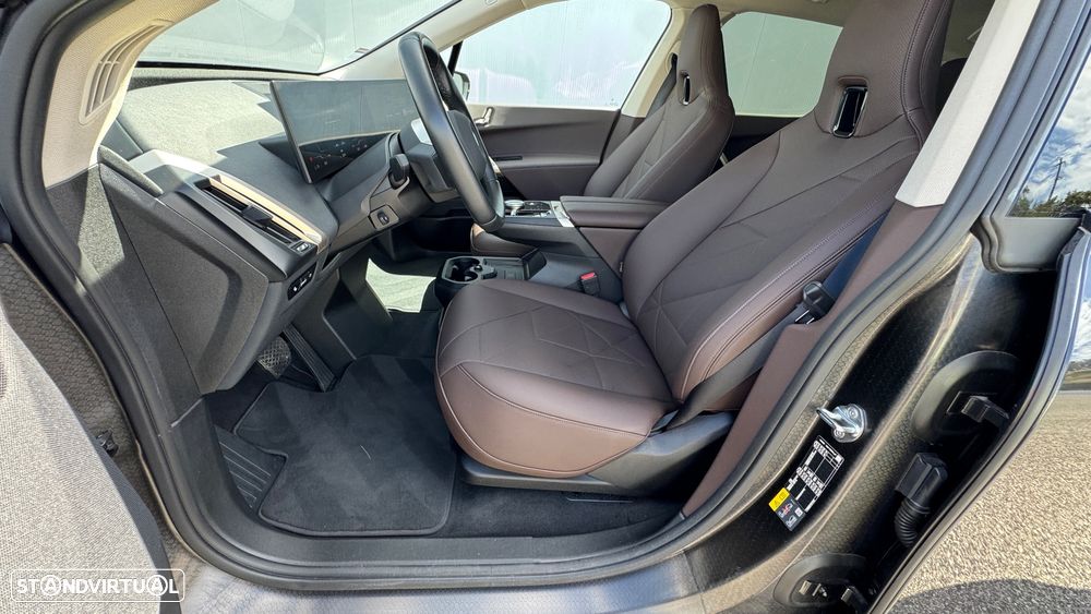 BMW iX xDrive 40 Pack Desportivo - 37