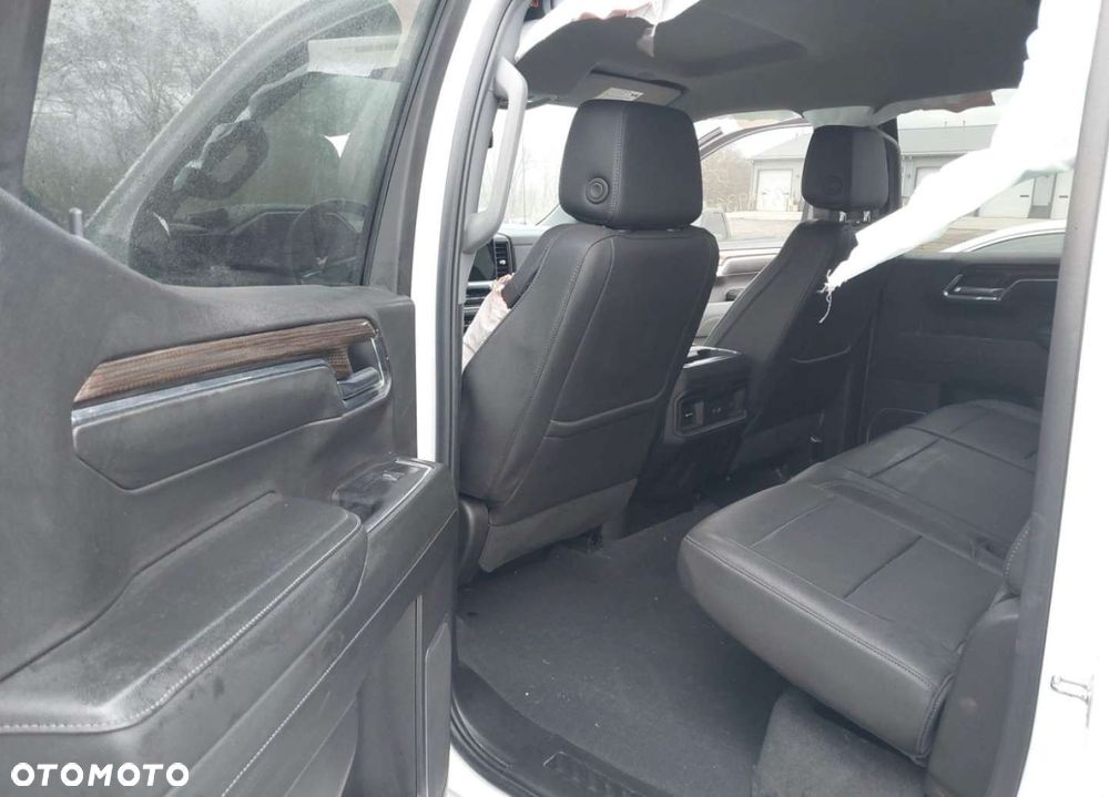 Chevrolet Silverado - 10