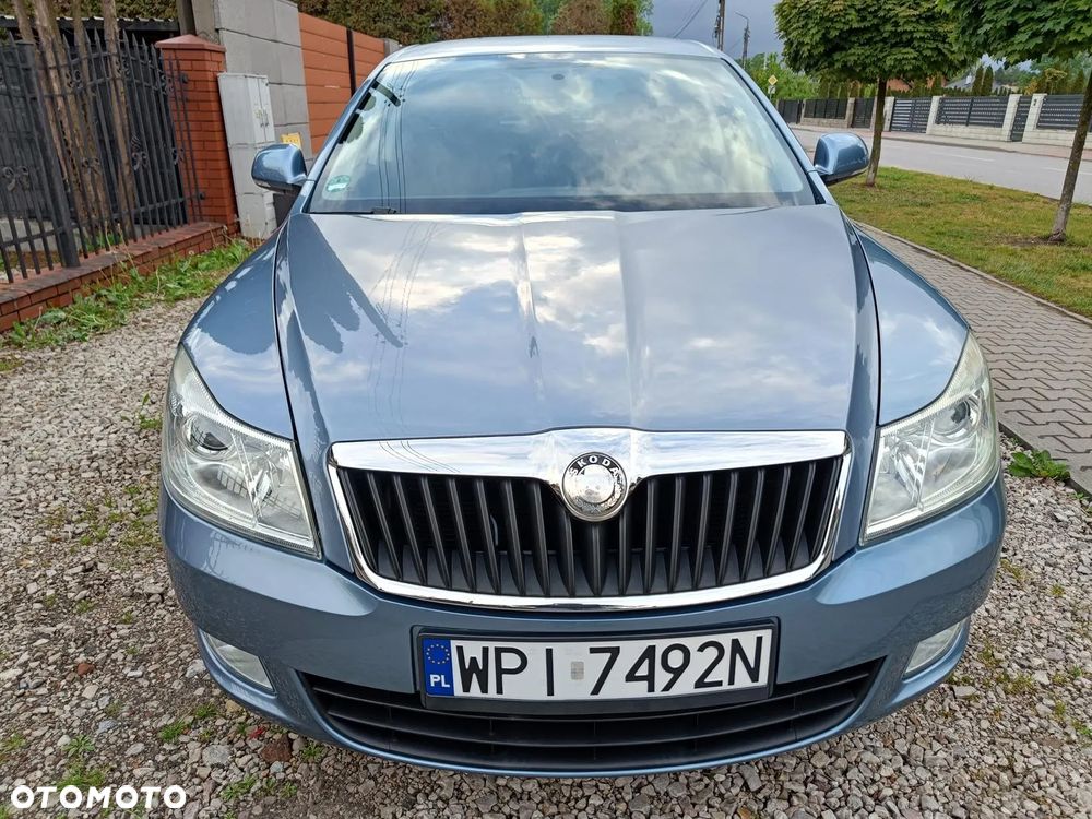 Skoda Octavia 1.6 Combi Ambiente - 12