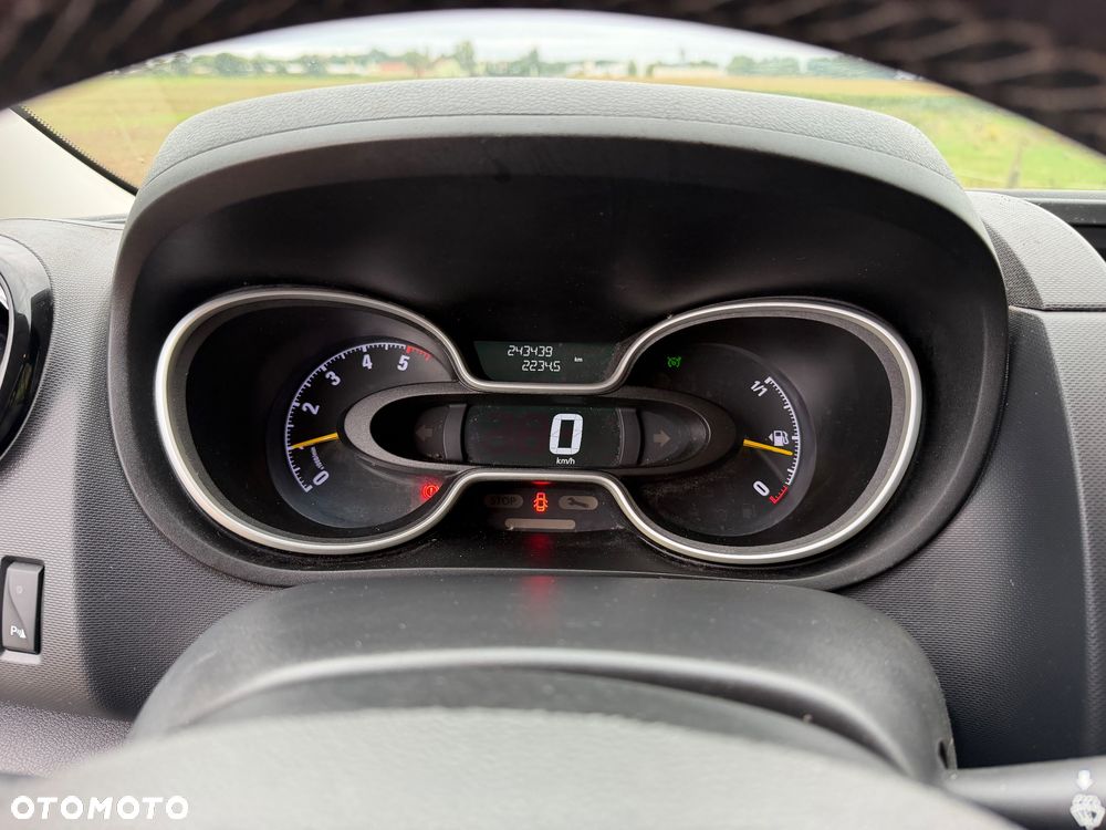Opel Vivaro - 16